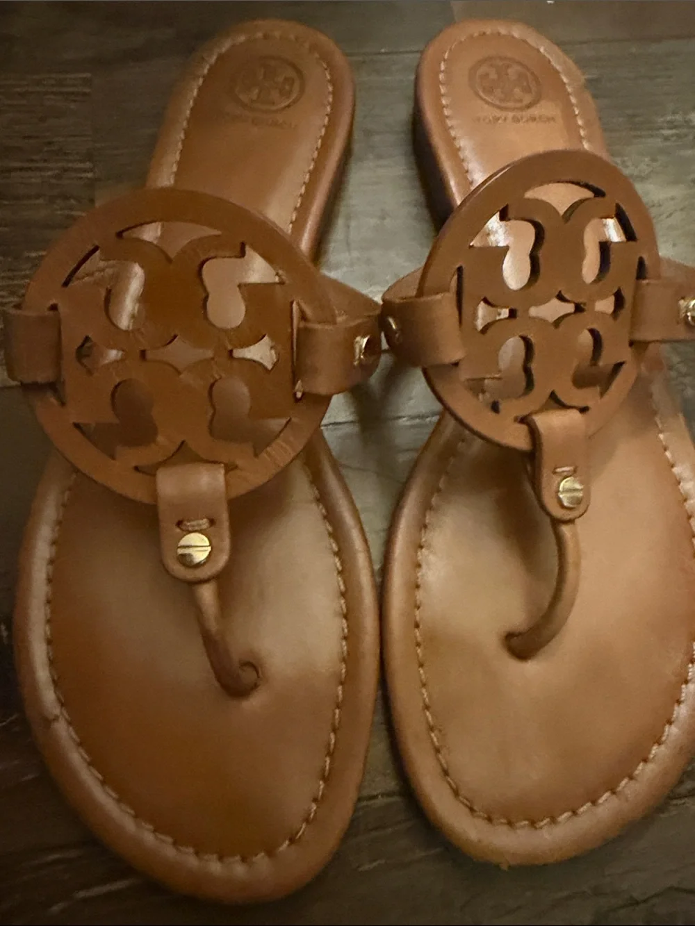 Tory Burch Tan Leather Logo Thong Sandals - Picture 6 of 6